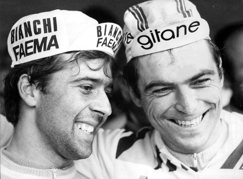 I due protagonisti del Lombardia 1979 (Silvano Contini e Bernard Hinault) sorridono sul podio (Olympia)